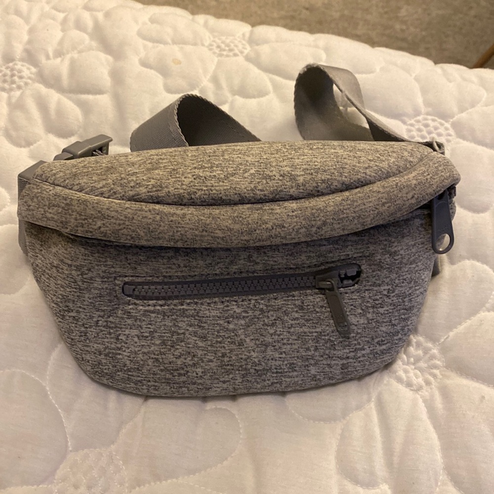 Dagne Dover fannypack
